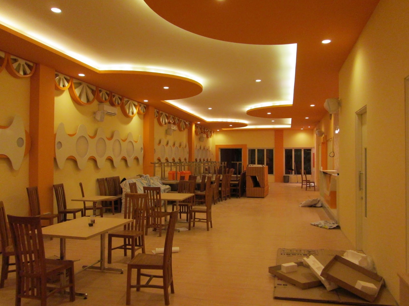 Lihat Resto Cafe Probolinggo Plafond Gypsum Desain Plafon 