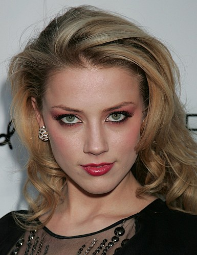 Amber Heard Hot Pictures