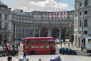 No.32 Take a ride on an open top bus tour in London (london open top bus view )