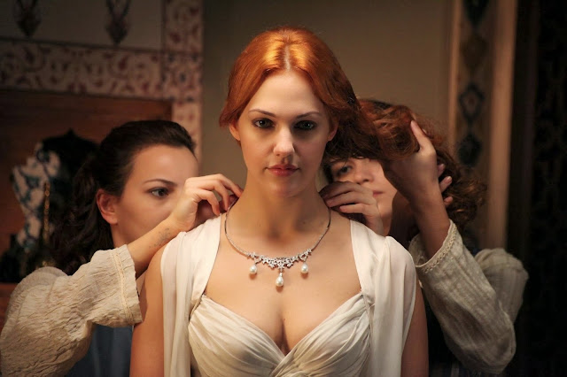 Meryem Uzerli Hot Pictures