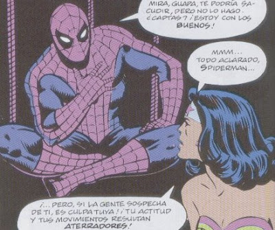Spiderman haciendo buenas migas con Wonder Woman