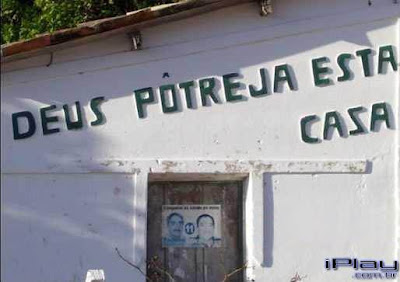 Placas com erros monstro de português