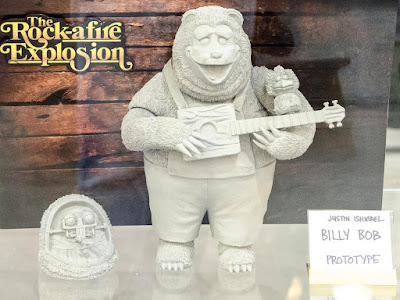 Designer Con 2017 First Look The Rock-afire Explosion Billy Bob Vinyl Figure by Justin Ishmael