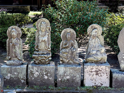 Stone images of Kannon Bosatsu; Engaku-ji