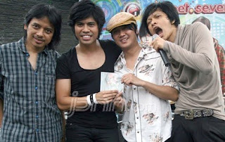 Download Lagu Gigi - Pemimpin Dari Sorga Mp3 4shared