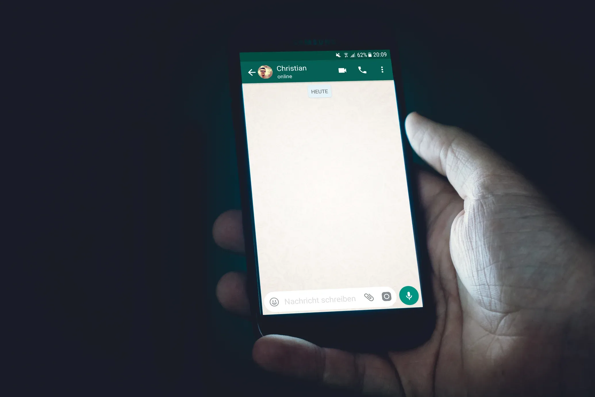 تهكير و إختراق حساب واتس آب (Whatsapp) ... كيف يتم ذلك ؟