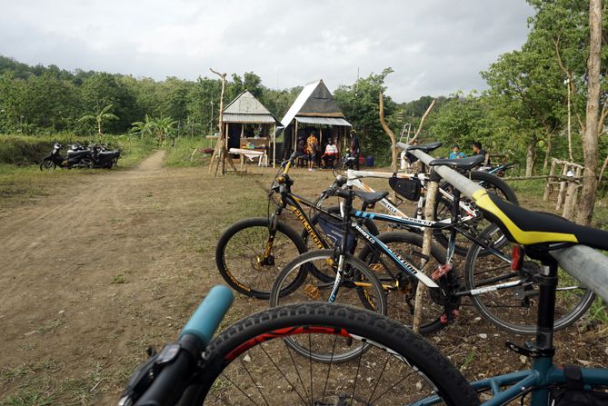 Bukit Ngleseh kala pagi hari