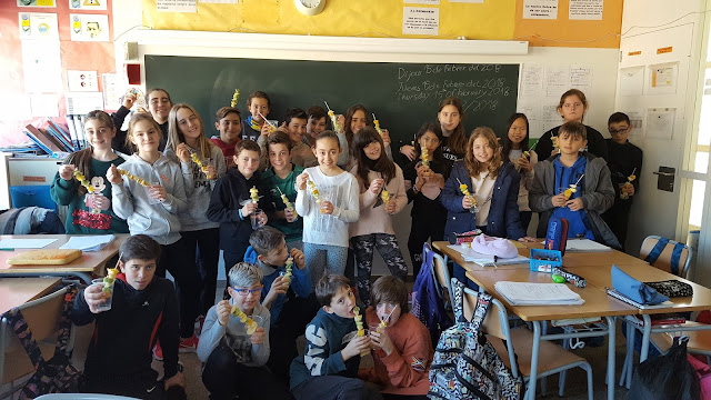  Famílies de sisè ens queda poquet per acabar el curs i la setmana passada vam anar a fer una visita a l'IES, quina emoció!! A més, també hi ha un recull de fotografies del taller de fruita que les famílies ens vau ajudar a preparar. Boníssim!!