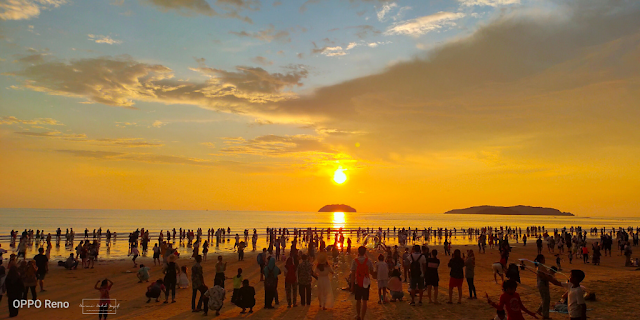 Melihat Matahari Terbenam di Pantai Tanjung Aru, Kota Kinabalu