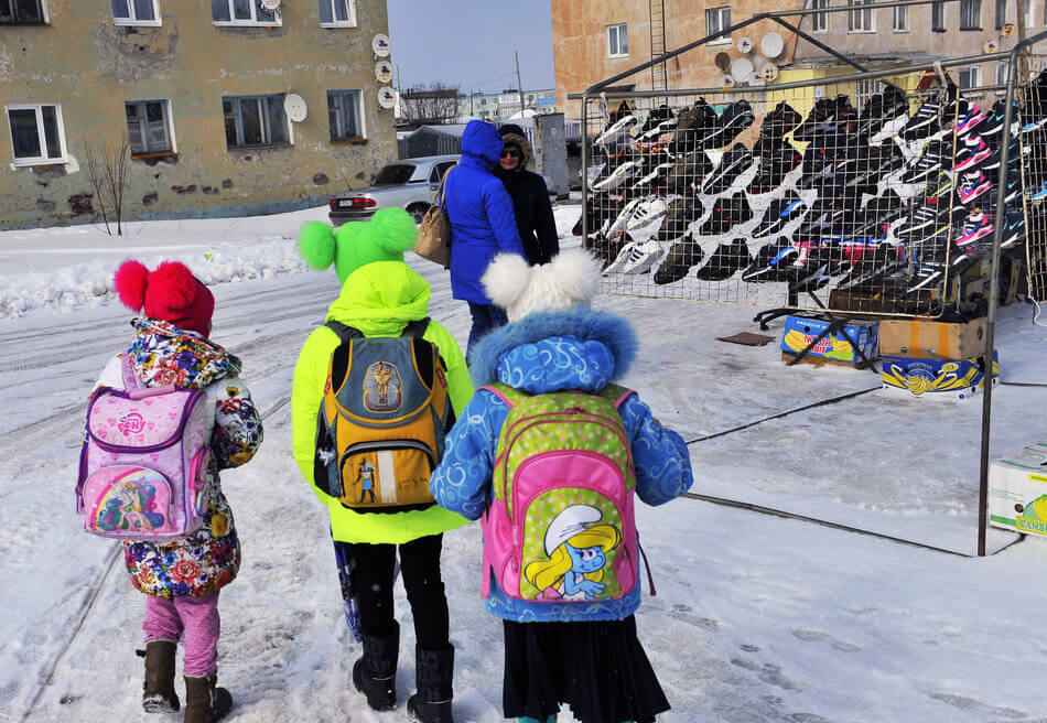 55 Stunning Photographs Of Girls Going To School In Different Countries - Russia