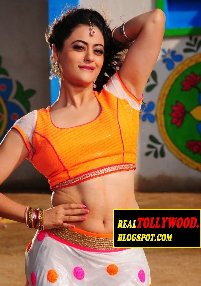 Shruti Sodhi Indian Anchor and Rising Actress very hot and sexy stills
