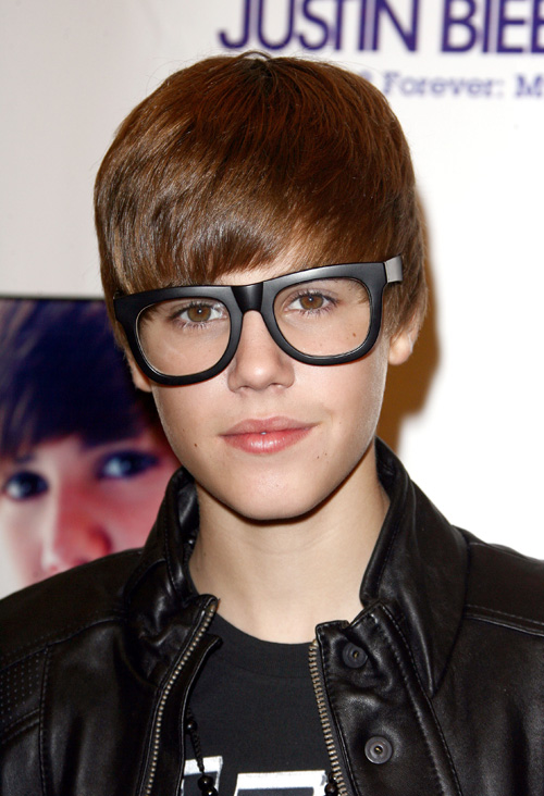 pictures of justin bieber with glasses. Hey ppl this is Justin with