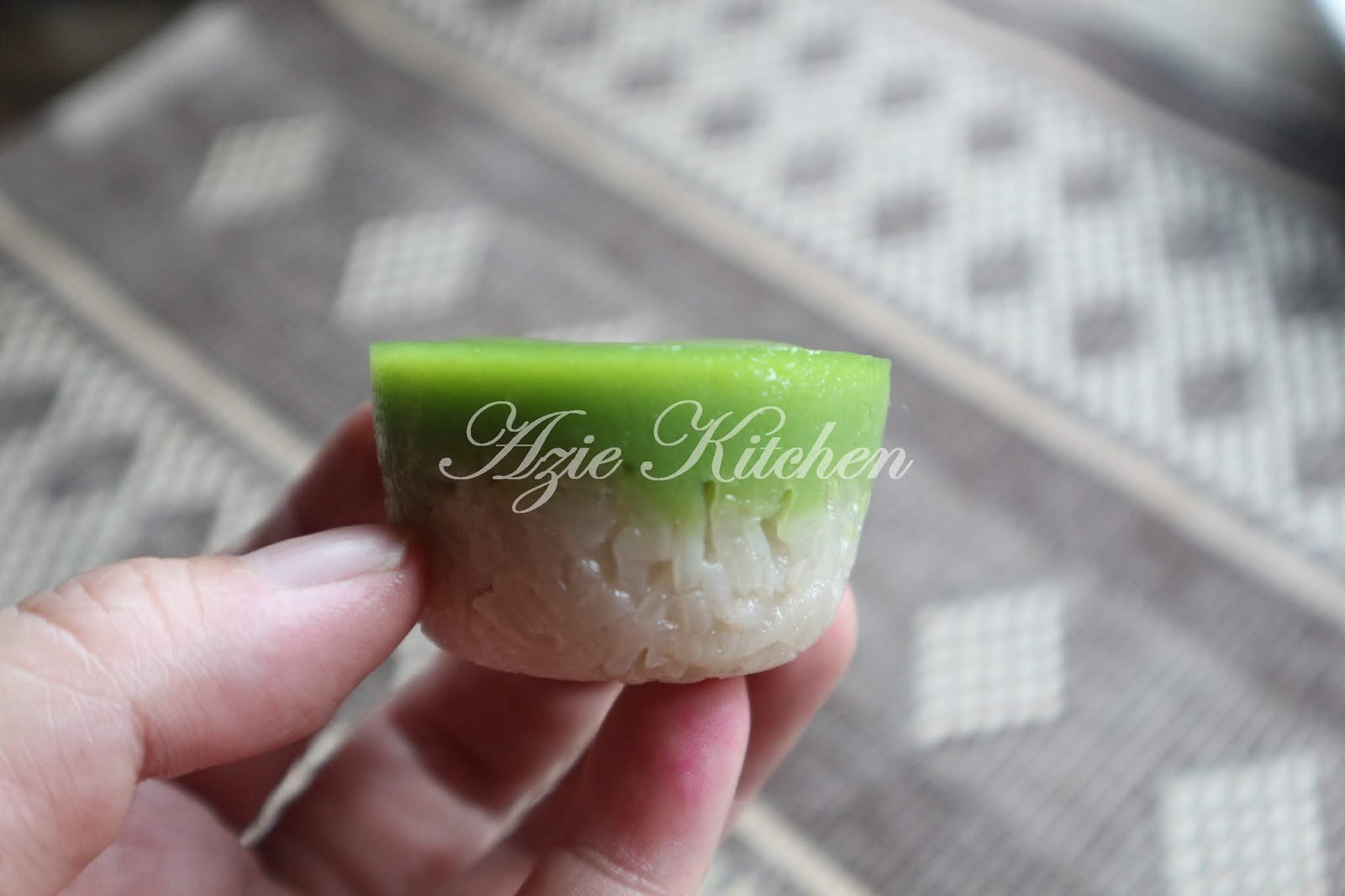 Kuih Seri Muka Istimewa Azie Kitchen Gerenti Sedap - Azie 