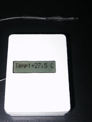 Microcontroller Project - DS1820 and PIC based Thermometer