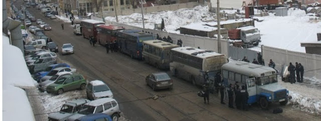 Донецкая милиция в полном боевом обмундировании едет в Киев