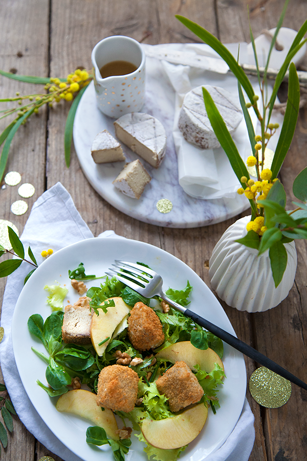 Joséphine pané, salade aux pommes, noix et vinaigrette acidulée