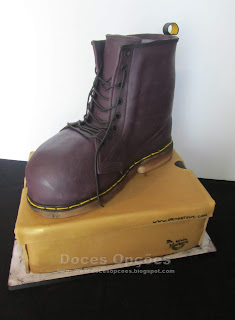 Bolo de aniversário botas Dr. Martens