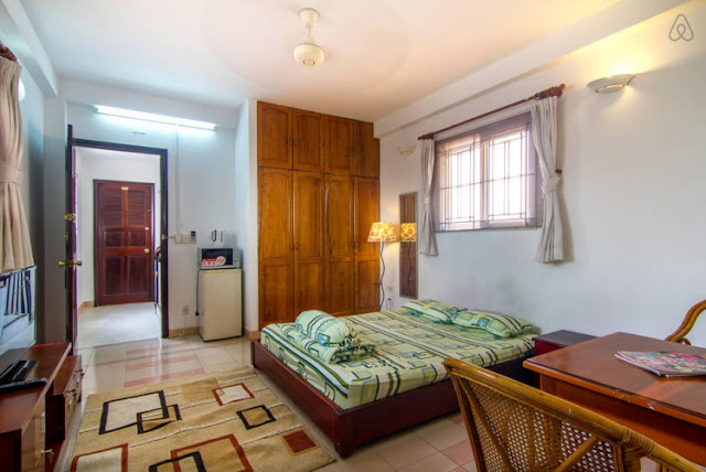 Bàn ghế căn hộ dịch vụ Spring Home tại 24/19 Thủ Khoa Huân Quận 1