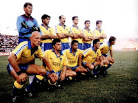 CÁDIZ C. F. - Cádiz, España - Temporada 1990-91 - Szendrei, Raúl, Carmelo, Kiko, Quevedo y Oliva; Dertycia, Poli, Barla, José González y Pepe Mejías - CÁDIZ C. F. 1 (José González), MÁLAGA 0 - 19/06/1991 - Promoción de ascenso a 1ª, partido de vuelta - Cádiz, estadio Ramón de Carranza - El CÁDIZ, con Veira y Ramón Blanco de entrenadores, se clasificó 18º en la Liga de 1ª División, salvando la categoría en la Promoción. Perdió 1-0 en Málaga y salvó la categoría en los penaltys