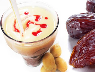  Kurma merupakan makanan yang sangat khas dan hadir setiap bulan Ramadhan tiba Resep Minuman Berbuka Puasa Es Mangga Kurma