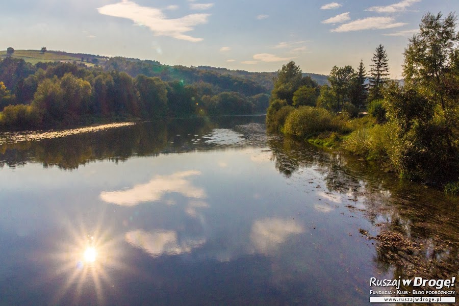 Zachodzące słońce nad rzeką San