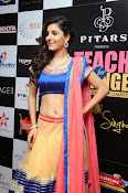 Isha talwar latest glam pics-thumbnail-22