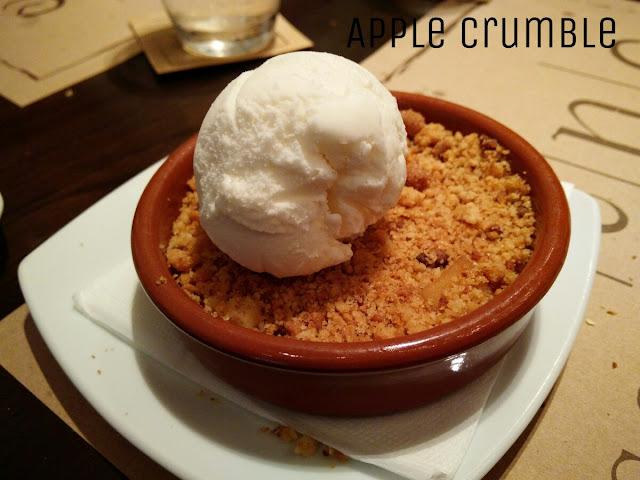 Paulin's Munchies - Wine Connection Bar & Bistro at HillV2 - Apple crumble
