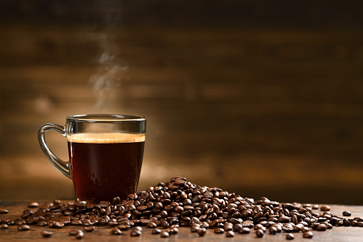 For a while, contradictory opinions about coffee kept coming to us and everyone was hesitant as to whether coffee was beneficial or harmful. After further research, experts now agree that coffee protects against heart disease and tremors.
