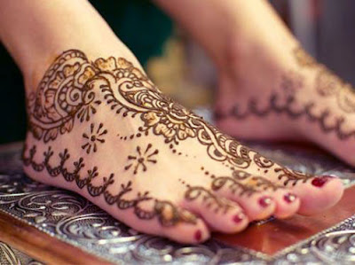 Beautiful Feet Mehndi Design Picture 2012