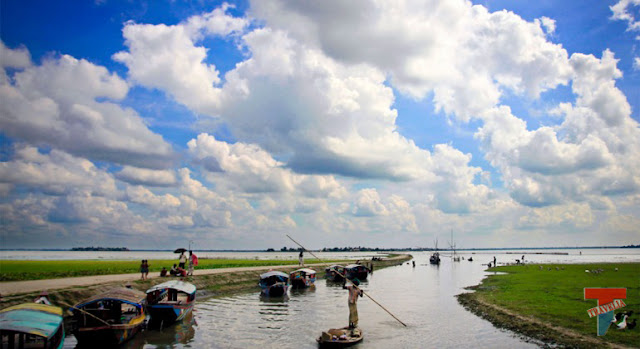 Chalan Beel boat