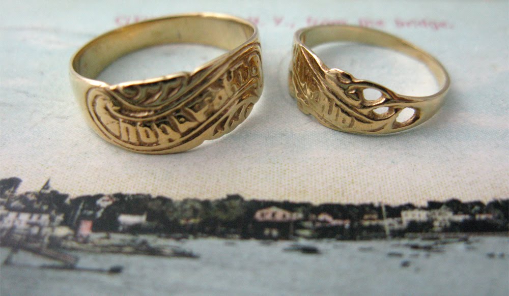 My gift to the couple was this set of 14K yellow gold wedding bands they 39re