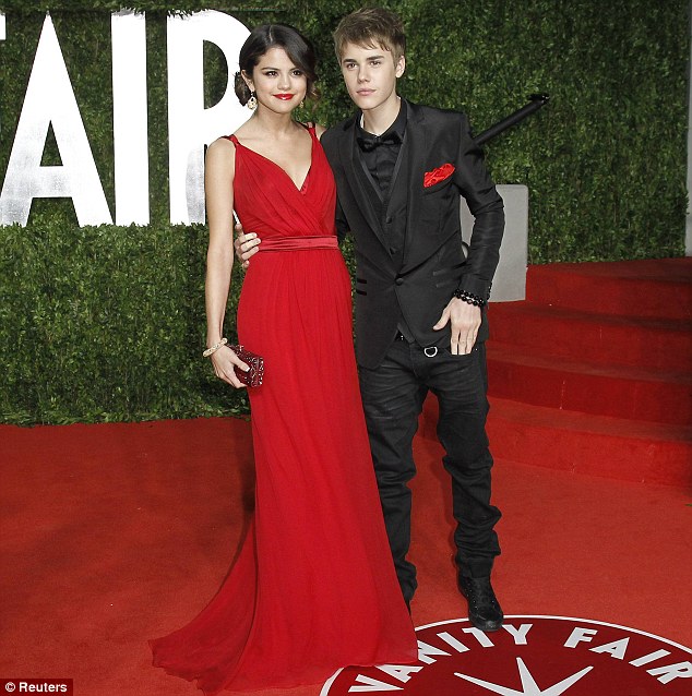 justin bieber red carpet. Gomez and Justin Bieber