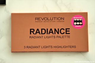 Review: Makeup Revolution - Radiance Highlighter Palette - www.annitschkasblog.de