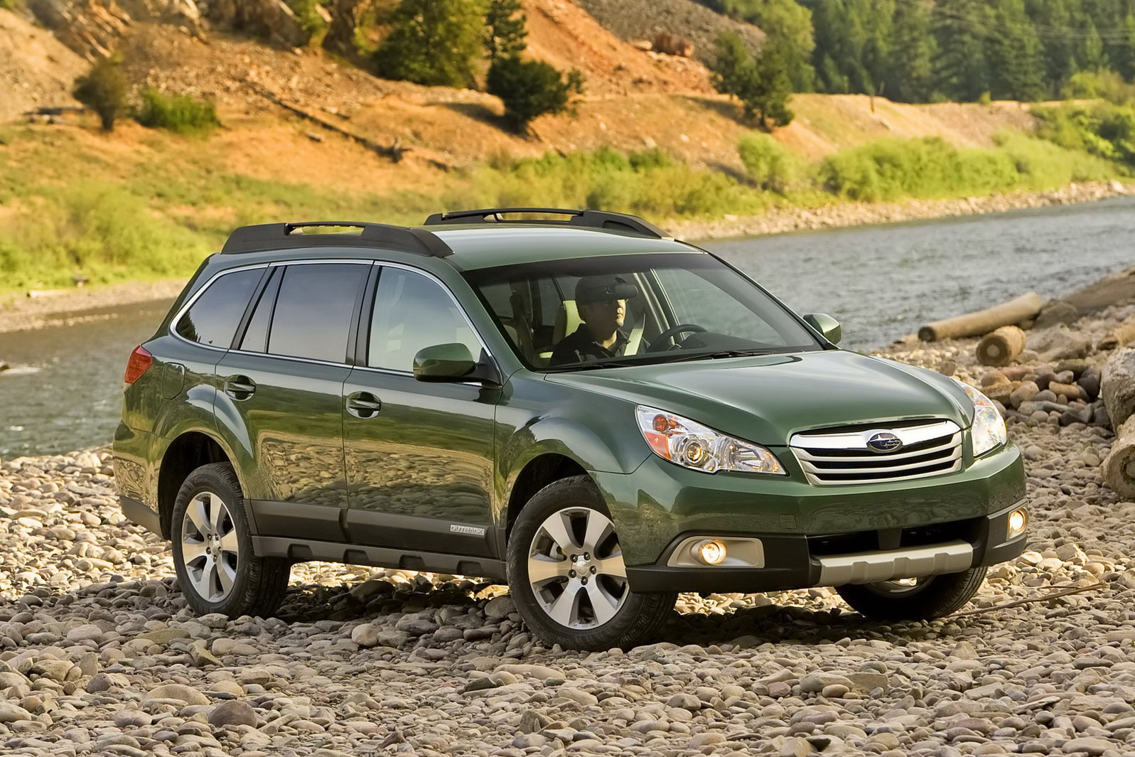 THE CAR: Minor Updates for 2011 Subaru Legacy Sedan and Outback
