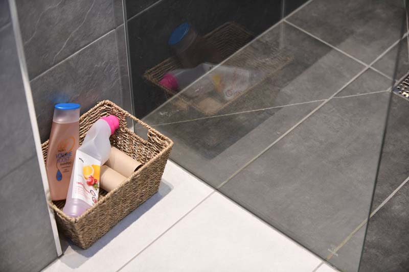 9 Items in Your Bathroom to Throw Away Now