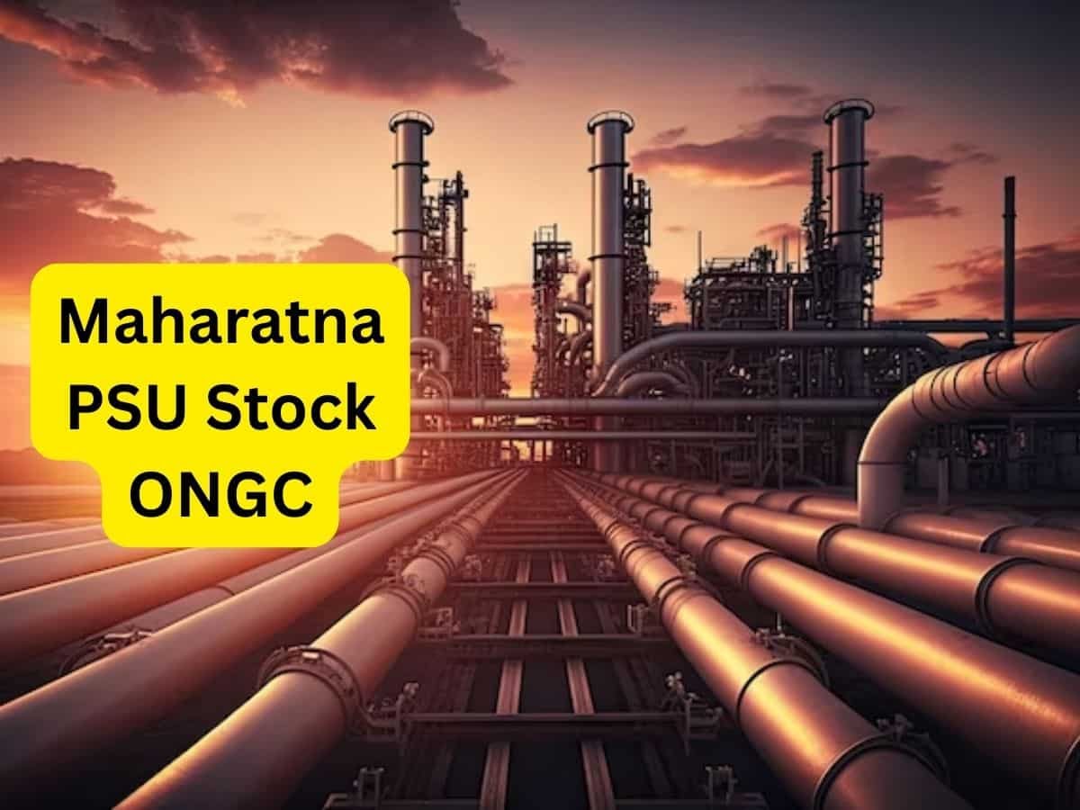 "Maharatna PSU Stock: महारत्न कंपनी ONGC ने तीसरी तिमाही का रिजल्ट जारी किया. रेवेन्यू, प्रॉफिट और वॉल्यूम में गिरावट दर्ज की गई. कंपनी ने 80% के तगड़े डिविडेंड का भी ऐलान किया है. जानिए रिकॉर्ड डेट क्या है.Maharatna PSU Stocks: महारत्न कंपनी ऑयल एंड नैचुरल गैस कॉर्पोरेशन यानी ONGC ने दिसंबर तिमाही का रिजल्ट जारी किया. सालाना आधार पर कंपनी के रेवेन्यू और प्रॉफिट में करीब 10 फीसदी की गिरावट दर्ज की गई. निवेशकों के लिए कंपनी ने 80 फीसदी के तगड़े डिविडेंड का भी ऐलान किया है. इस हफ्ते यह शेयर 268 रुपए (ONGC Share Price) पर बंद हुआ और एक साल में 1 साल में निवेशकों को 80% का तगड़ा रिटर्न दिया है.  ONGC Q3 Results BSE की वेबसाइट पर उपलब्ध जानकारी के मुताबिक दिसंबर तिमाही में ONGC का कंसोलिडेटेड रेवेन्यू सालाना आधार पर 2.2% की गिरावट के साथ 165569 करोड़ रुपए रहा. नेट प्रॉफिट 9.9% की गिरावट के साथ 10356 करोड़ रुपए रहा. FY24 के 9 महीनों में कंपनी का रेवेन्यू सालाना आधार पर 8.5% की गिरावट के साथ 476266 करोड़ रुपए रहा. नेट प्रॉफिट 20.5% उछाल के साथ 38224 करोड़ रुपए रहा.  वॉल्यूम में भी दर्ज की गई गिरावट स्टैंडअलोन आधार पर ONGC के रिजल्ट की बात करें तो ग्रॉस रेवेन्यू सालाना आधार पर 9.8% की गिरावट के साथ 34789 करोड़ रुपए रहा. नेट प्रॉफिट 13.7% की गिरावट के साथ 9536 करोड़ रुपए रहा. क्रूड का प्रोडक्शन 3.3% की गिरावट के साथ 5.219 मिलियन मिट्रिक टन रहा. गैस का प्रोडक्शन 4.3% की गिरावट के साथ 5.125 BCM रहा. कंपनी ने कहा पन्ना ऑफशोर कुछ समय के लिए शटडाउन रहा. साइक्लोन बिपरजॉय का असर भी दिखा. पाइपलाइन लीकेज के कारण भी समस्या पैदा हुई. नतीजन वॉल्यूम में गिरावट आई है.  ONGC Dividend Details ONGC के बोर्ड ऑफ डायरेक्टर्स ने FY24 के लिए दूसरे डिविडेंड का ऐलान किया. 5 रुपए के फैस वेल्यु पर 80 फीसदी यानी प्रति शेयर 4 रुपए के डिविडेंड का ऐलान किया गया. डिविडेंड के रूप में कंपनी 5032 करोड़ रुपए बांटेगी. 17 फरवरी को रिकॉर्ड डेट (ONGC Dividend Record Date) फिक्स किया गया है. 10 मार्च तक डिविडेंड का भुगतान कर दिया जाएगा. कंपनी ने पहला डिविडेंड 5.75 रुपए प्रति शेयर जारी किया था. इस तरह इस फिस्कल में अब तक 9.75 रुपए का डिविडेंड जारी किया जा चुका है.  ONGC Share Price History ONGC का शेयर इस हफ्ते 268 रुपए पर बंद हुआ. इंट्राडे में इस स्टॉक ने शुक्रवार को 275 रुपए का न्यू 52 वीक हाई बनाया और लो 125 रुपए है. इस हफ्ते शेयर में 4 फीसदी, एक महीने में 24 फीसदी, तीन महीने में 38 फीसदी, इस साल अब तक 30 फीसदी, एक साल में 80 फीसदी और तीन साल में 165 फीसदी का दमदार रिटर्न दिया है."