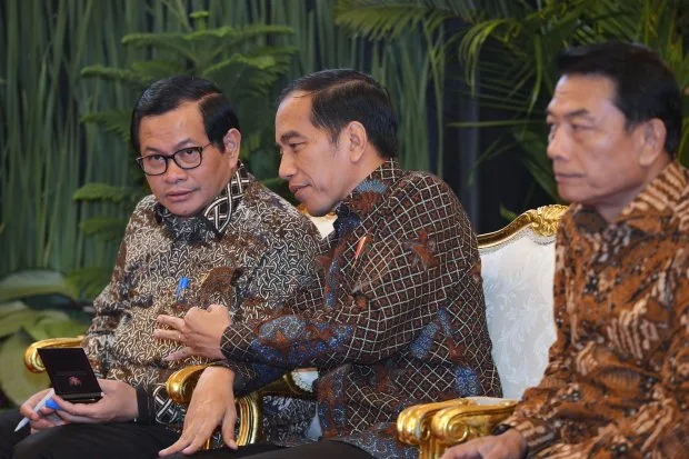 Rocky Gerung Anggap Bola di Kaki Jokowi soal Rencana Kudeta AHY, Moeldoko Ketipu