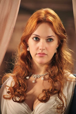 Meryem Uzerli Hot Pics