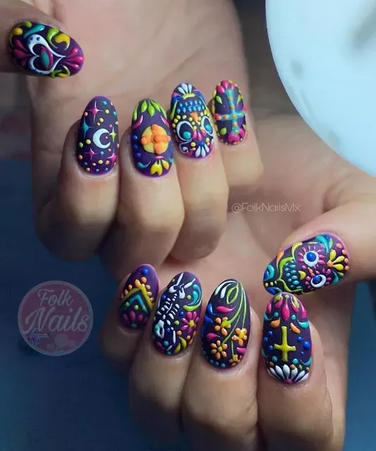 Uñas de Talavera mexicana