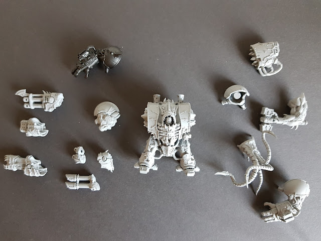 A magnetised chaos helbrute with all weapon options for Thousand Sons, Warhammer 40k