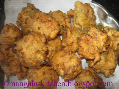 Madurai Medhu Pakoda - Soft Onion Pakoda - Tea-Time Snack