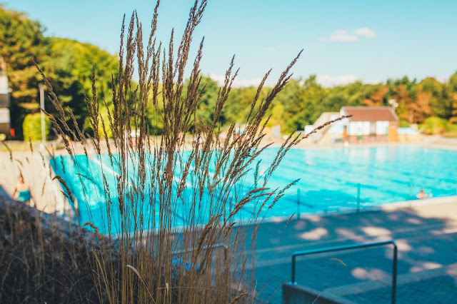 Pool_im_Freibad_Hardtbergbad_Bonn