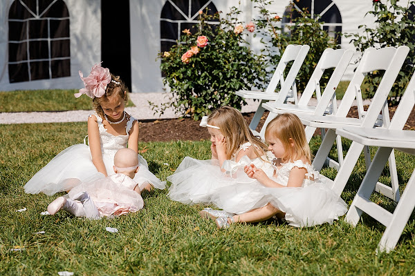 Antrim 1844 Fall Garden Wedding photographed by Heather Ryan Photography