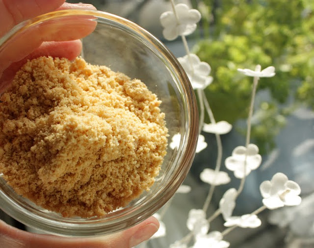 Oppskrift Vegan Parmesan Bjästflingor Pinjekjerner Pine Nuts Maldon Salt