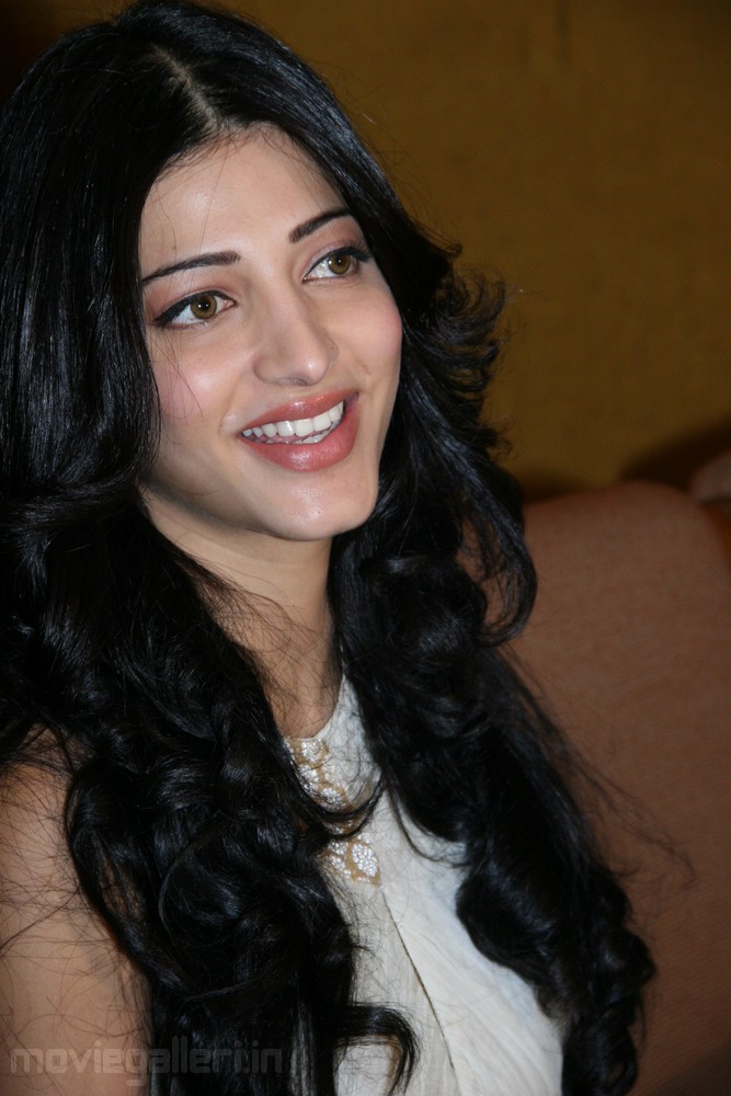 Shruti Haasan - Wallpaper Actress