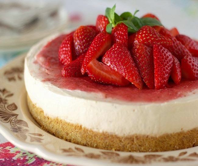 STRAWBERRY CHILLED CHEESECAKE PASTI TERANGKAT 