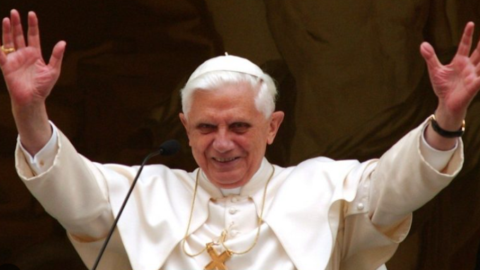 Benedetto XVI: oggi la salma a San Pietro, funerali il 5
