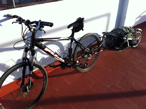 fuji, bicicleta, remolque, bob yak, cicloturismo