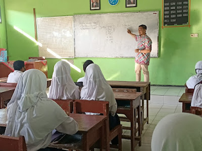 Guru tampan