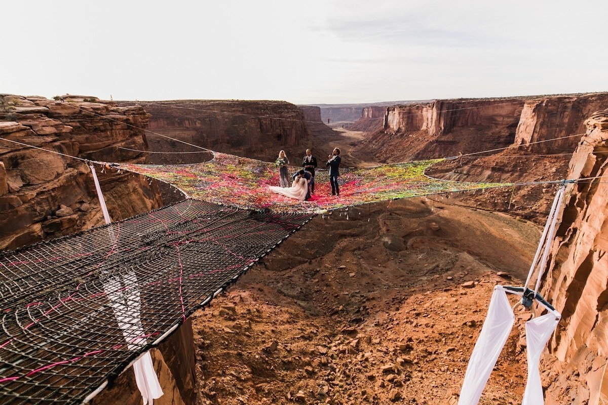 Adventurous Couple Decided To Get Married On A Space Net Over The Moab Canyon